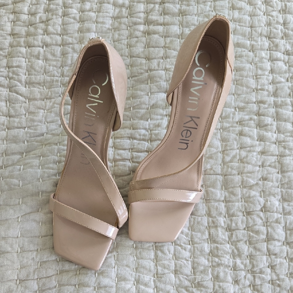 NWT Calvin Klein Pantent Leather Nude Heels SIZE 10